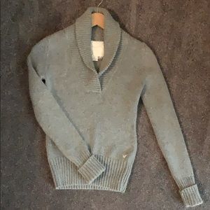 American Eagle Outfitters sweater